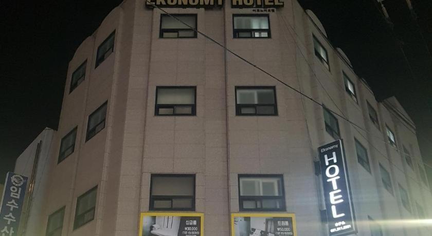อีโคโนมี โฮเต็ล นัมโบ Motel ปูซาน ภายนอก รูปภาพ